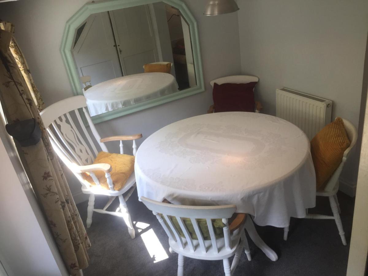 Cricketers Cottage B&B West Malling Bagian luar foto