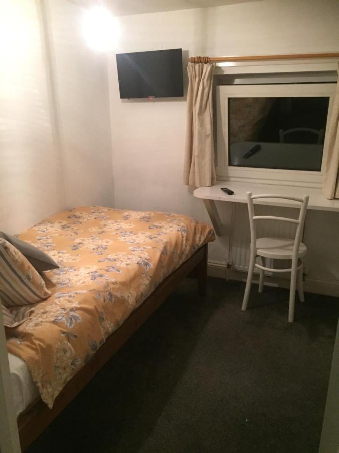 Cricketers Cottage B&B West Malling Bagian luar foto