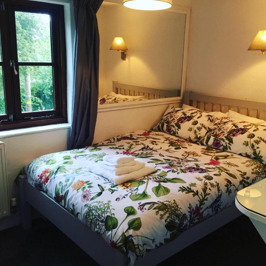 Cricketers Cottage B&B West Malling Bagian luar foto